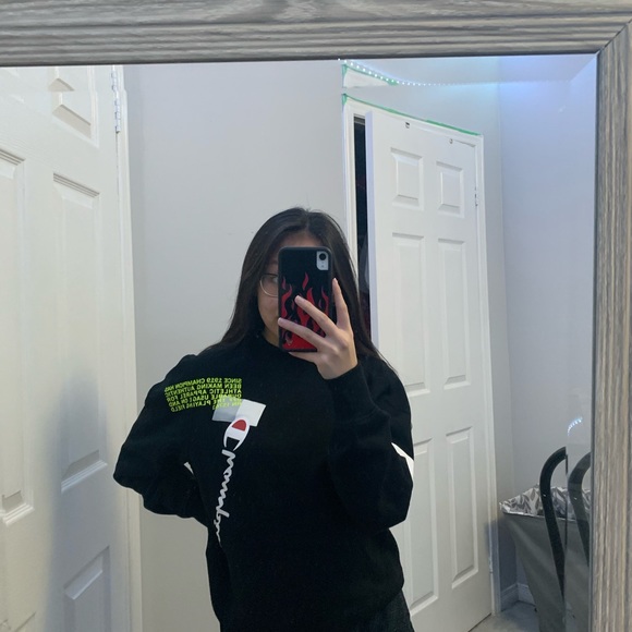 champion crewneck - Picture 3 of 3